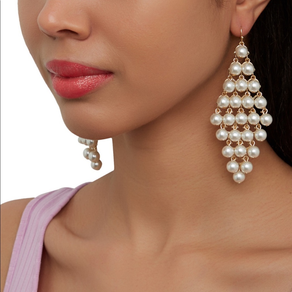 “Gala” Pearl chandelier earrings